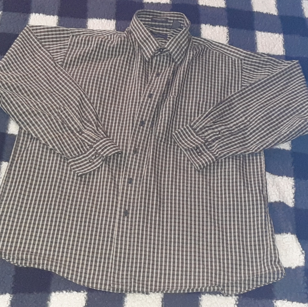 Men's XL Van Heusen Dress Shirt
